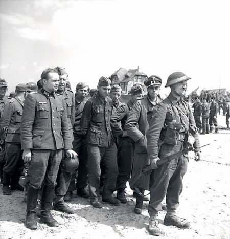 Group of prisoners who surrendered to Canadians